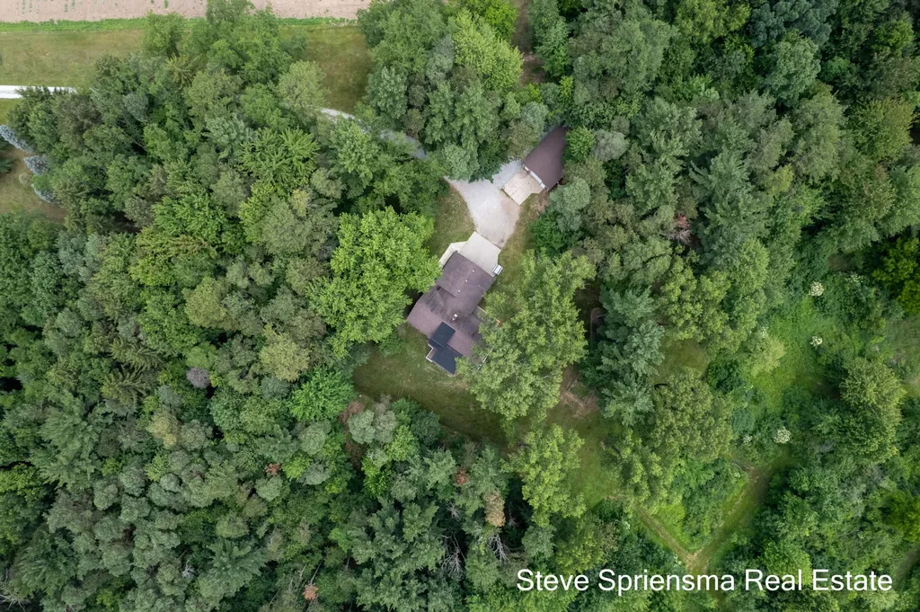 11774 84th Avenue Allendale Charter Township MI 49401