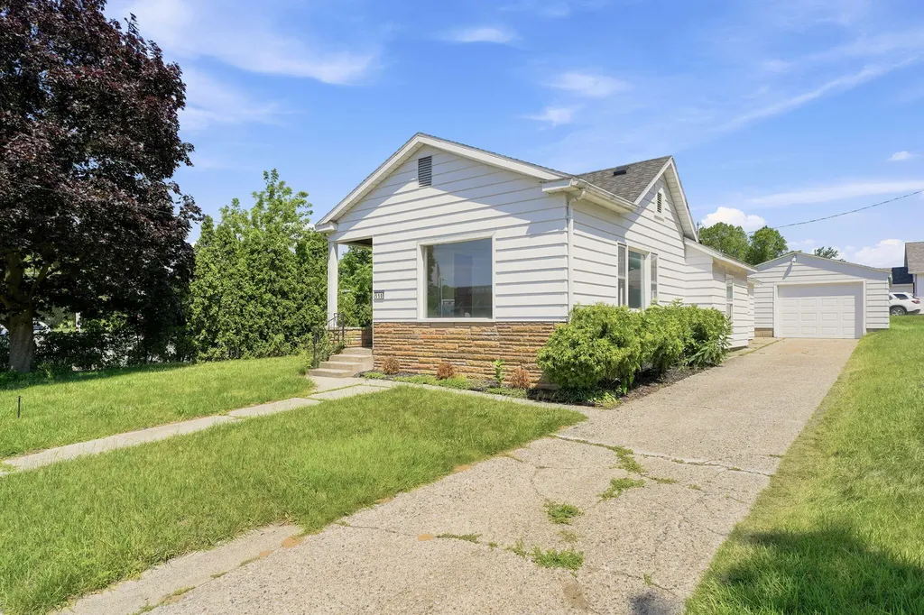 110 E Summit Street Greenville City MI 48838