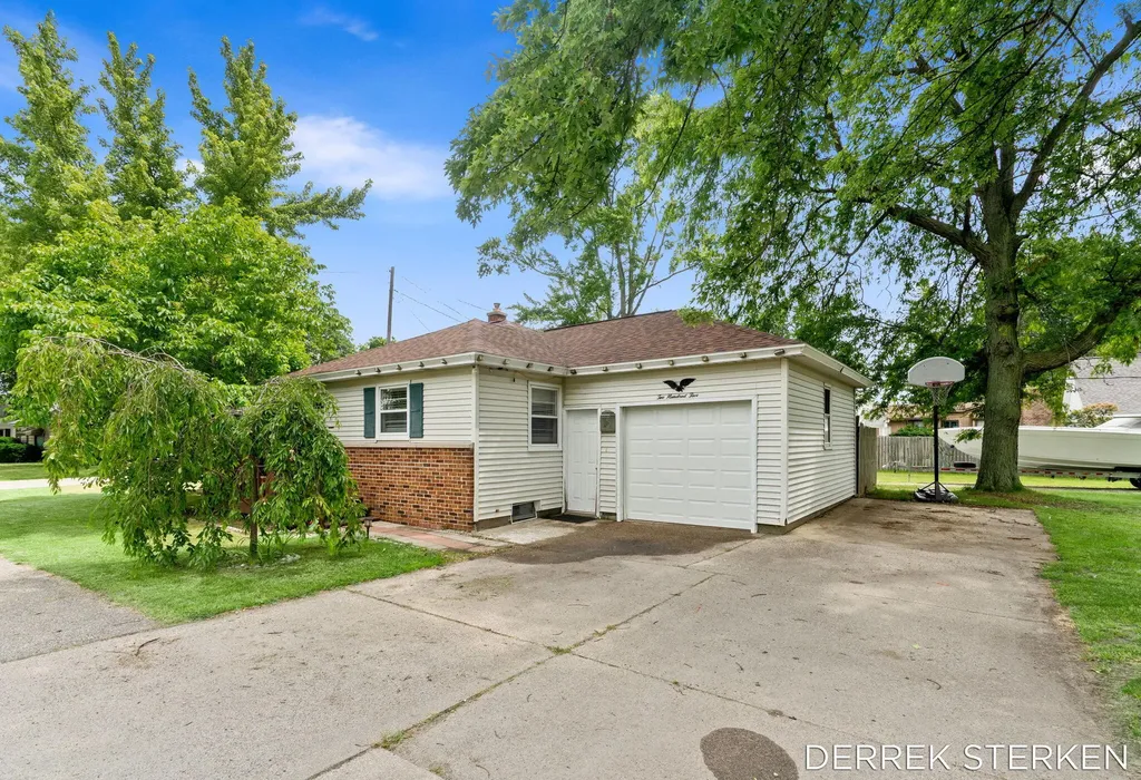 205 N Franklin Street Holland Charter Township MI 49464