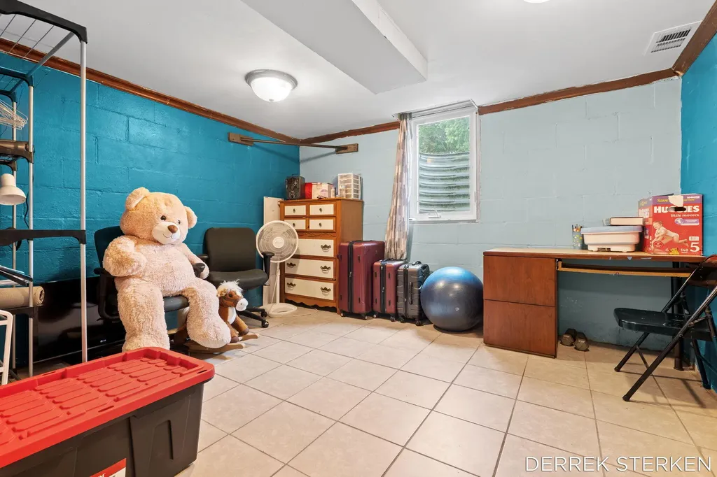 205 N Franklin Street Holland Charter Township MI 49464