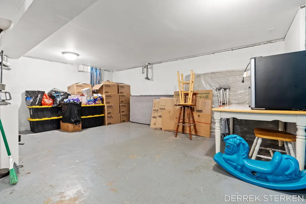 205 N Franklin Street Holland Charter Township MI 49464