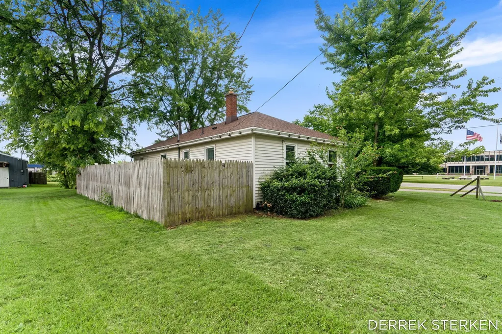 205 N Franklin Street Holland Charter Township MI 49464