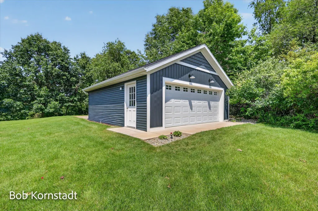 8059 Buttrick Ridge Trail SE Caledonia Township MI 49302