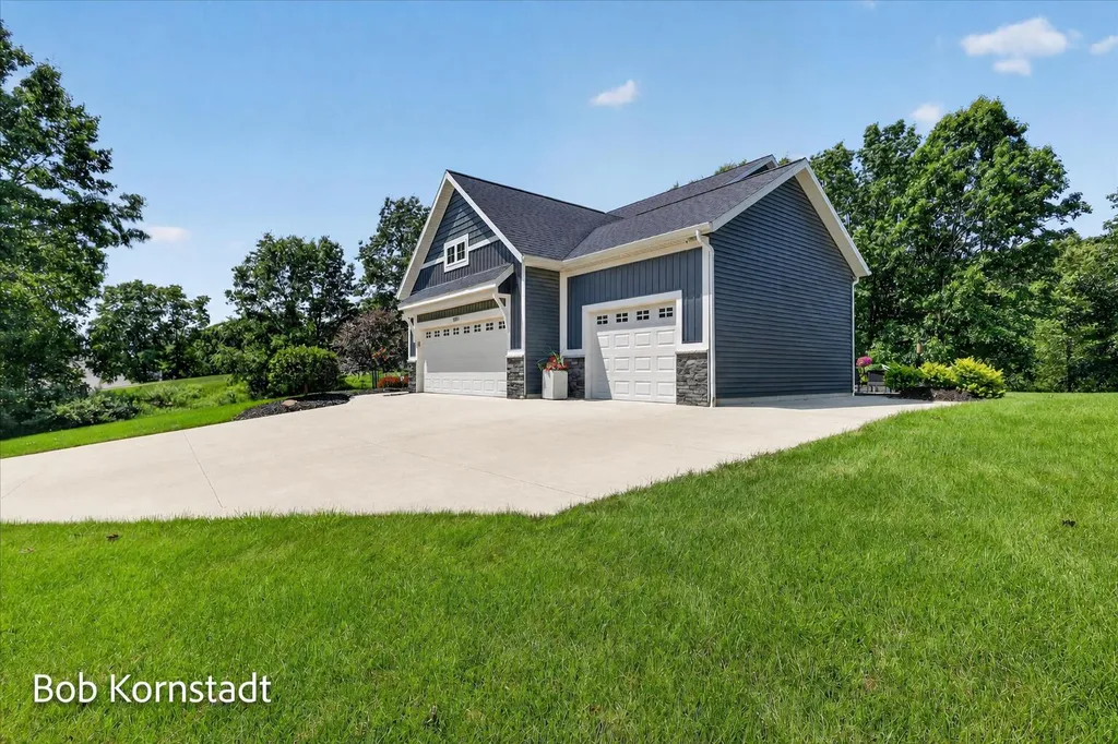 8059 Buttrick Ridge Trail SE Caledonia Township MI 49302