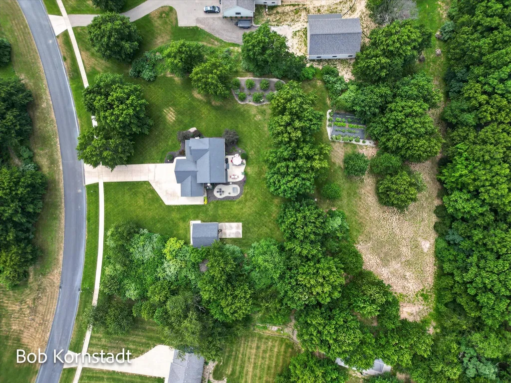 8059 Buttrick Ridge Trail SE Caledonia Township MI 49302