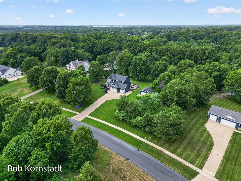 8059 Buttrick Ridge Trail SE Caledonia Township MI 49302