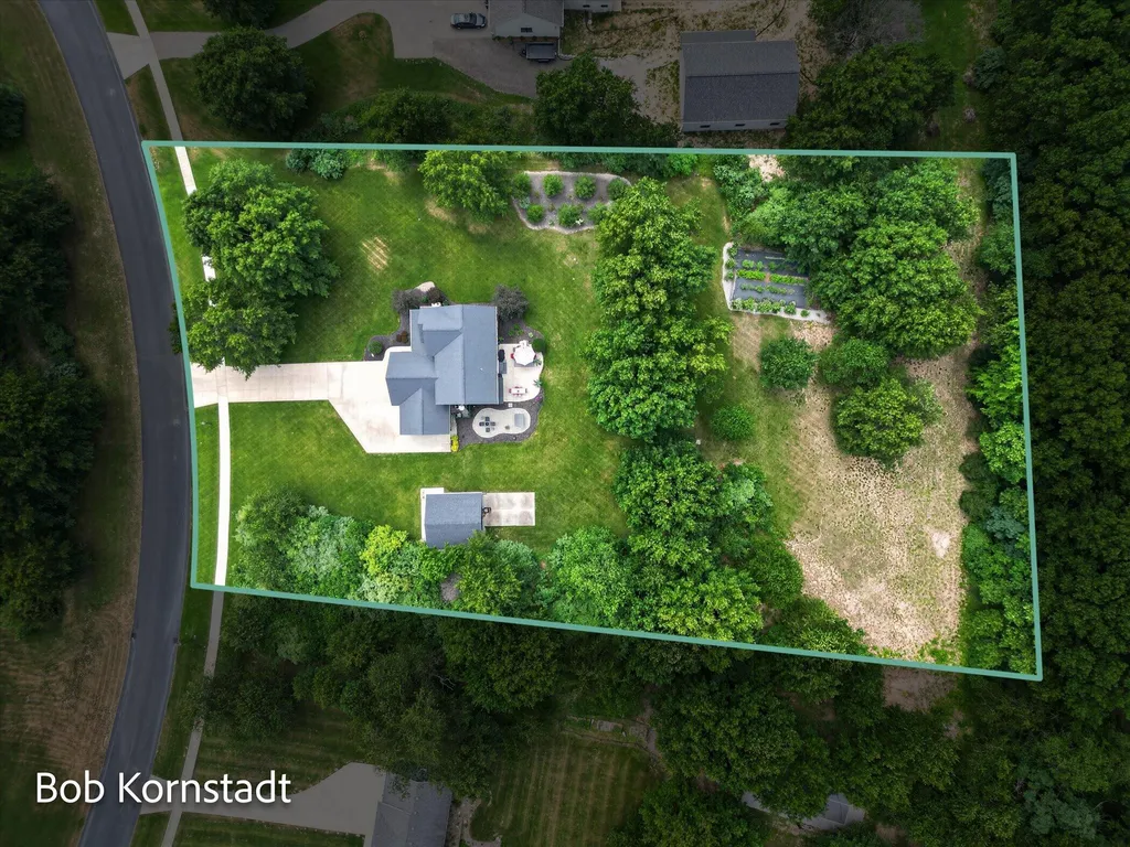 8059 Buttrick Ridge Trail SE Caledonia Township MI 49302