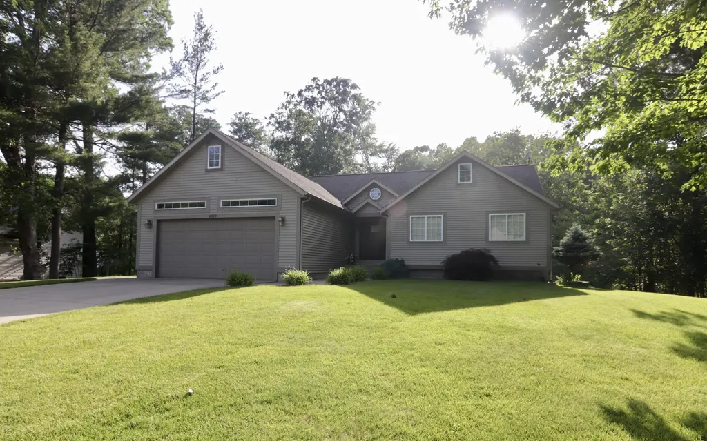 6829 Wintergreen Drive Fruitport Charter Township MI 49415