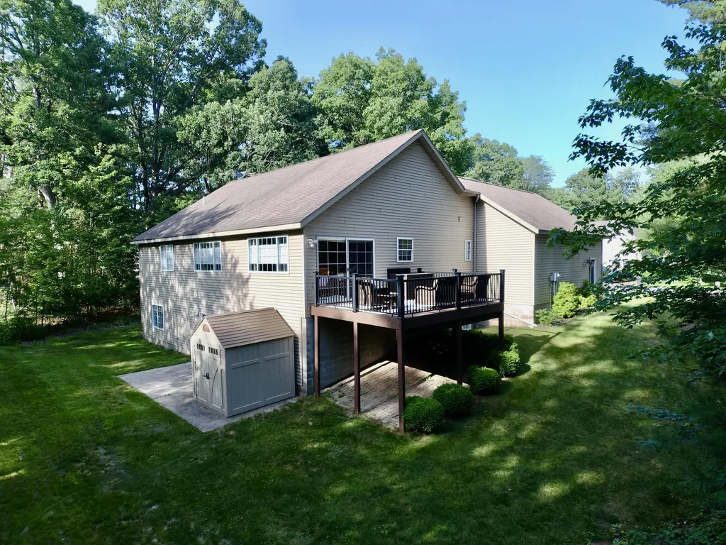 6829 Wintergreen Drive Fruitport Charter Township MI 49415