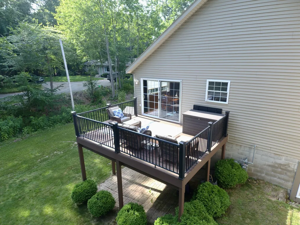 6829 Wintergreen Drive Fruitport Charter Township MI 49415