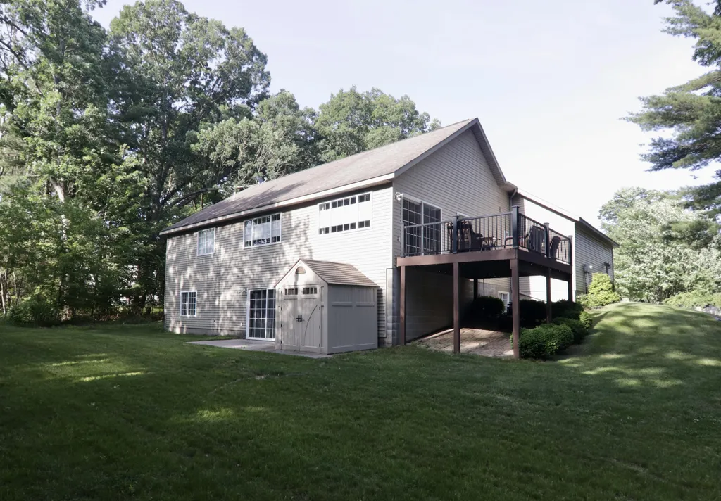 6829 Wintergreen Drive Fruitport Charter Township MI 49415