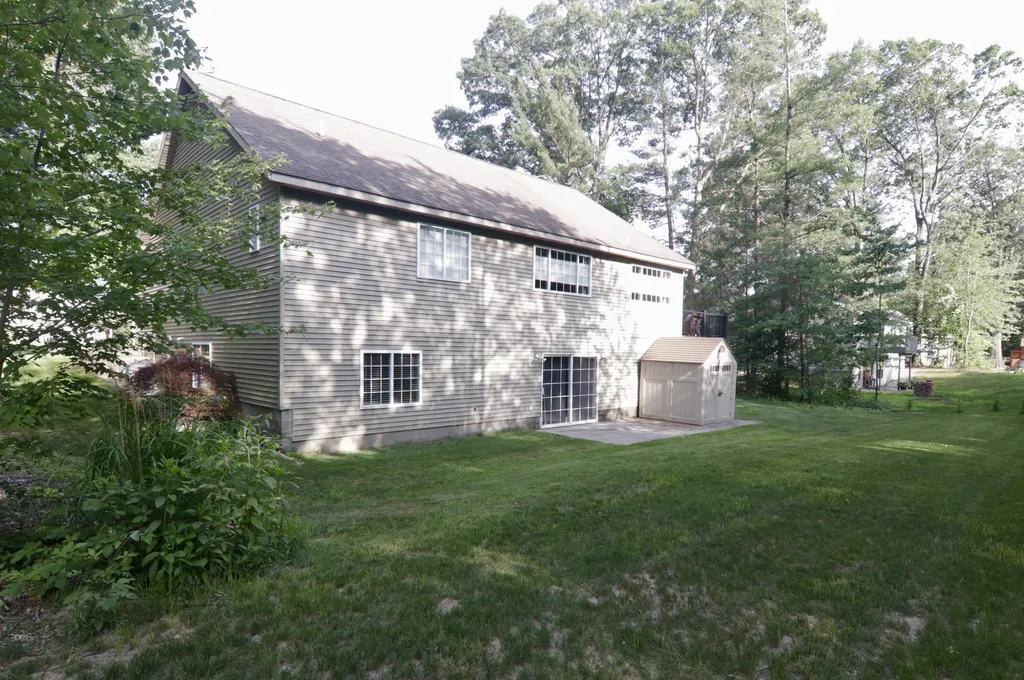 6829 Wintergreen Drive Fruitport Charter Township MI 49415