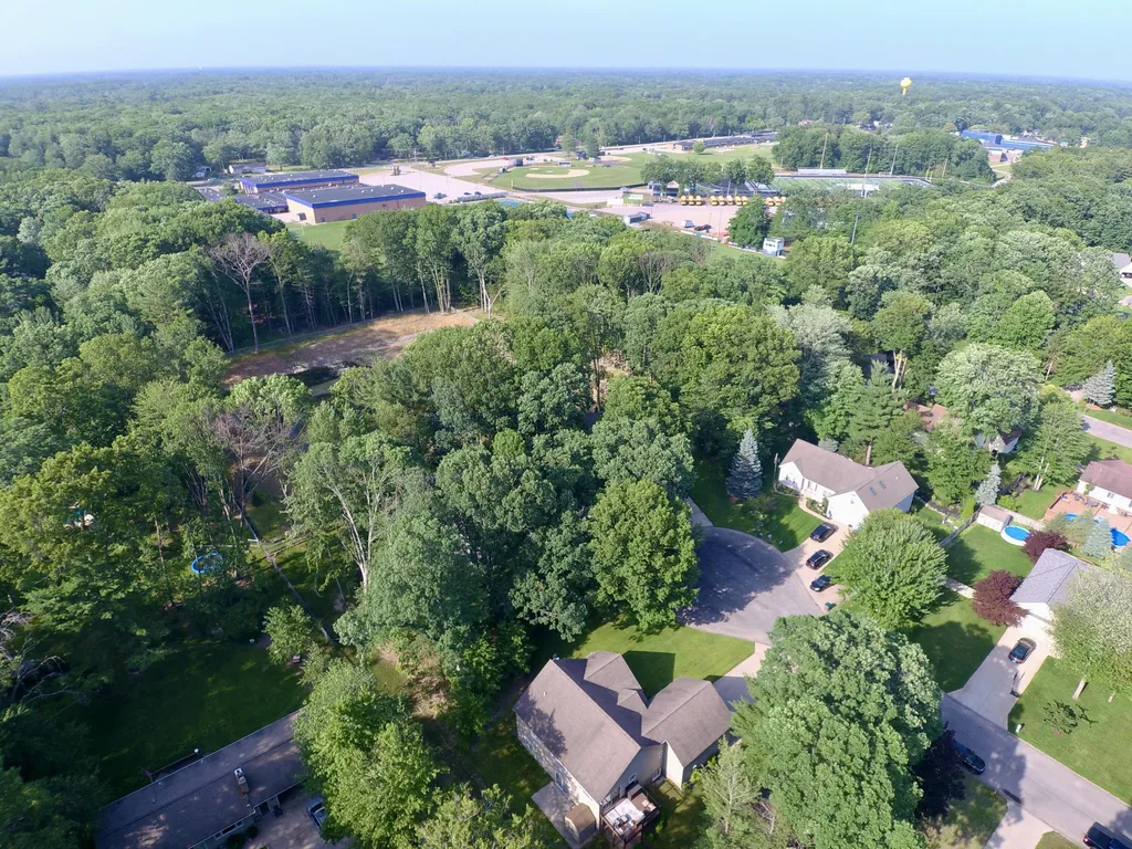 6829 Wintergreen Drive Fruitport Charter Township MI 49415