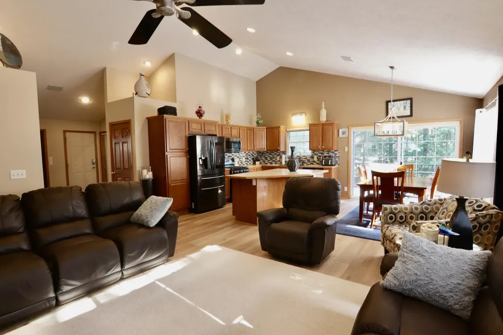 6829 Wintergreen Drive Fruitport Charter Township MI 49415
