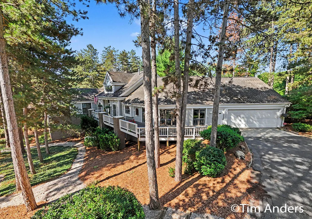 3433 Meadowood Trail Drive SE Cascade Charter Township MI 49546
