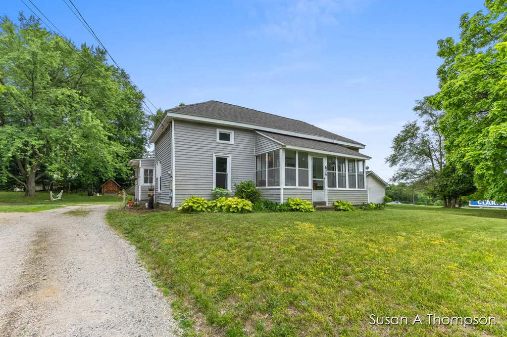 609 E Washington Street Greenville City MI 48838