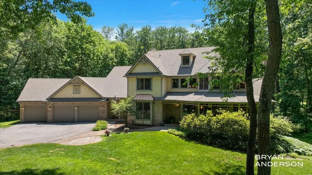 3324 Whitburn Court SE Cascade Charter Township MI 49301