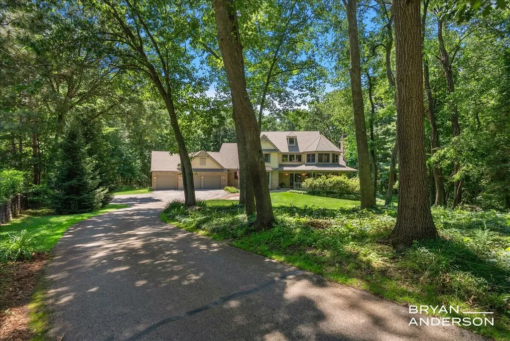 3324 Whitburn Court SE Cascade Charter Township MI 49301