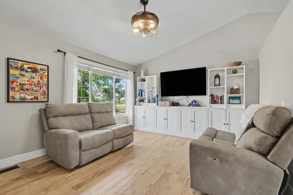 2227 Avalon View Drive NE Solon Township MI 49319