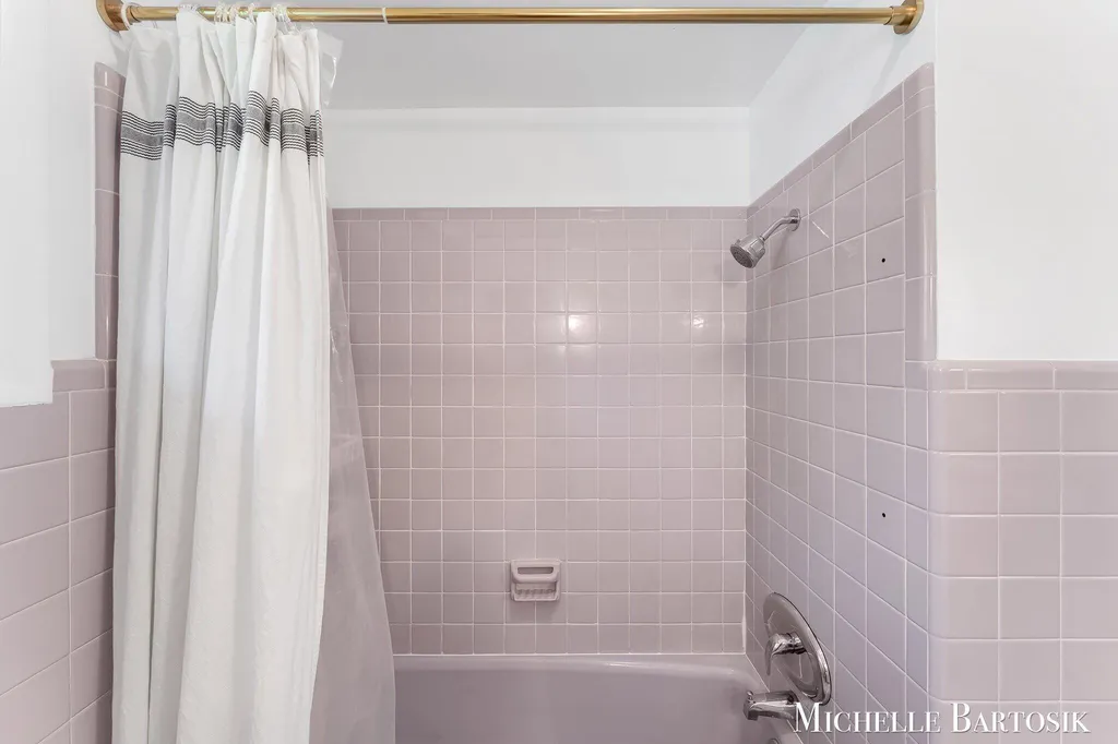 3990 Grand River Drive NE Plainfield Charter Township MI 49525