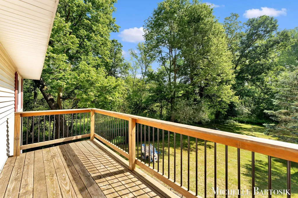 3990 Grand River Drive NE Plainfield Charter Township MI 49525