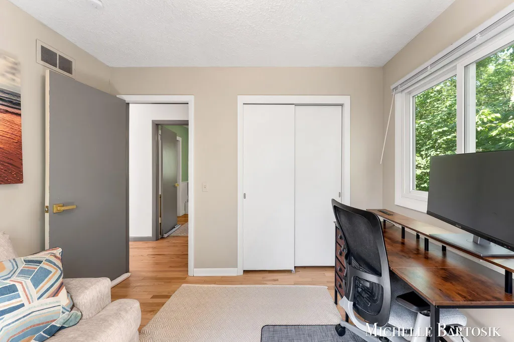 3990 Grand River Drive NE Plainfield Charter Township MI 49525