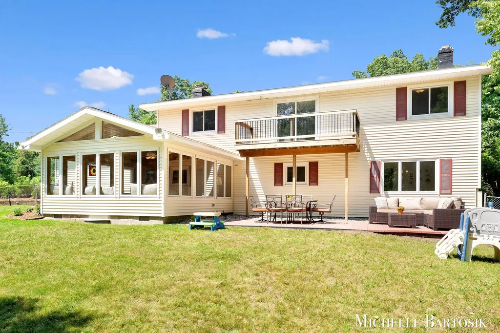 3990 Grand River Drive NE Plainfield Charter Township MI 49525