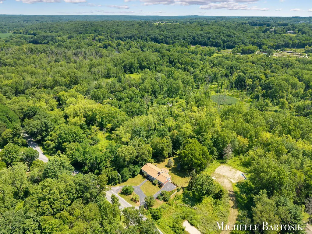 3990 Grand River Drive NE Plainfield Charter Township MI 49525