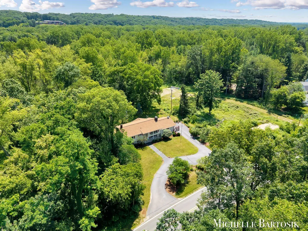 3990 Grand River Drive NE Plainfield Charter Township MI 49525
