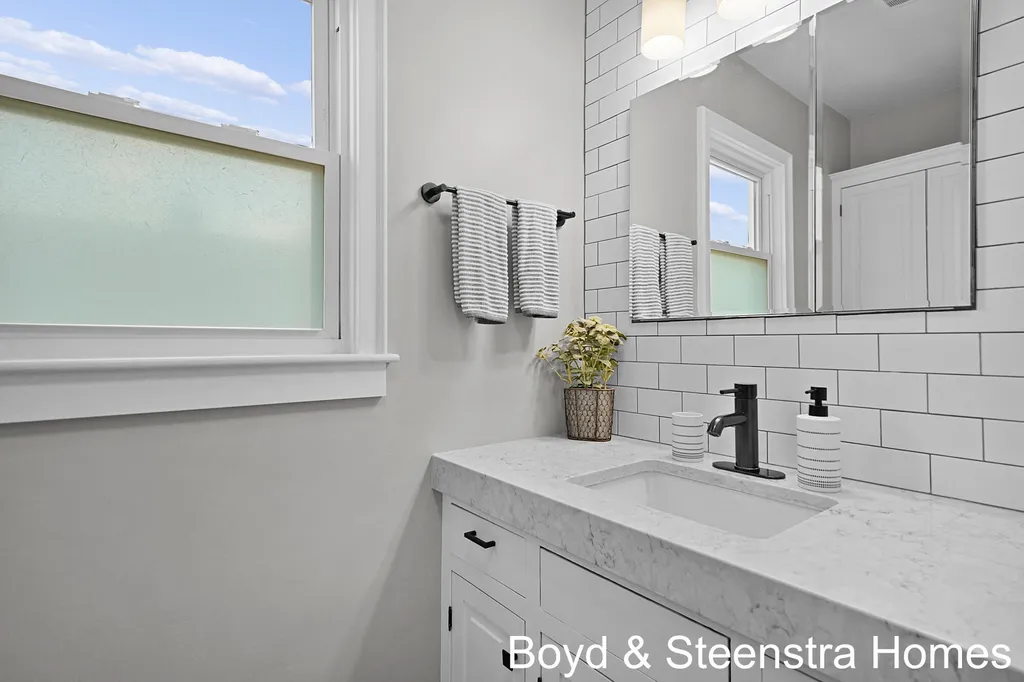 1629 Sylvan Avenue SE Grand Rapids City MI 49506