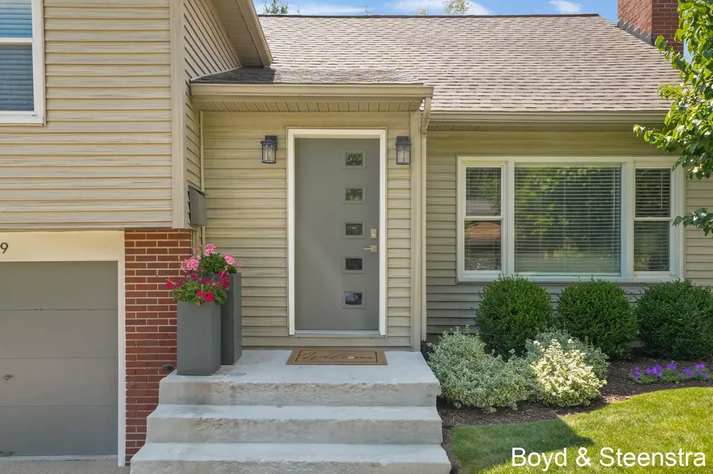 1629 Sylvan Avenue SE Grand Rapids City MI 49506