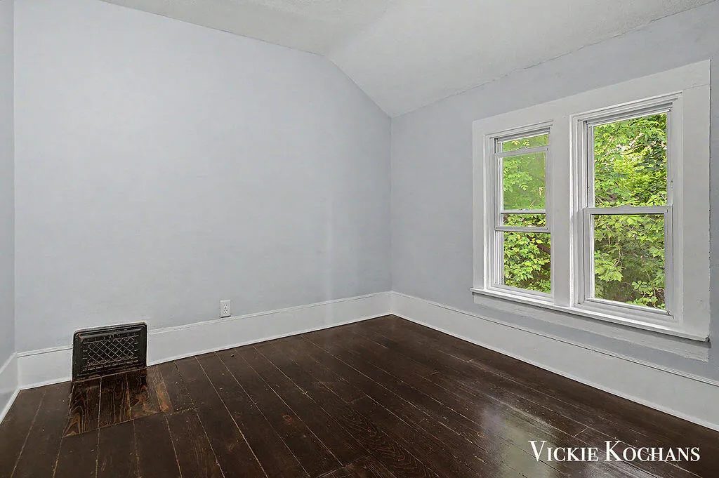 620 Davis Avenue NW Grand Rapids City MI 49504