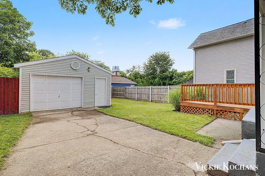 620 Davis Avenue NW Grand Rapids City MI 49504