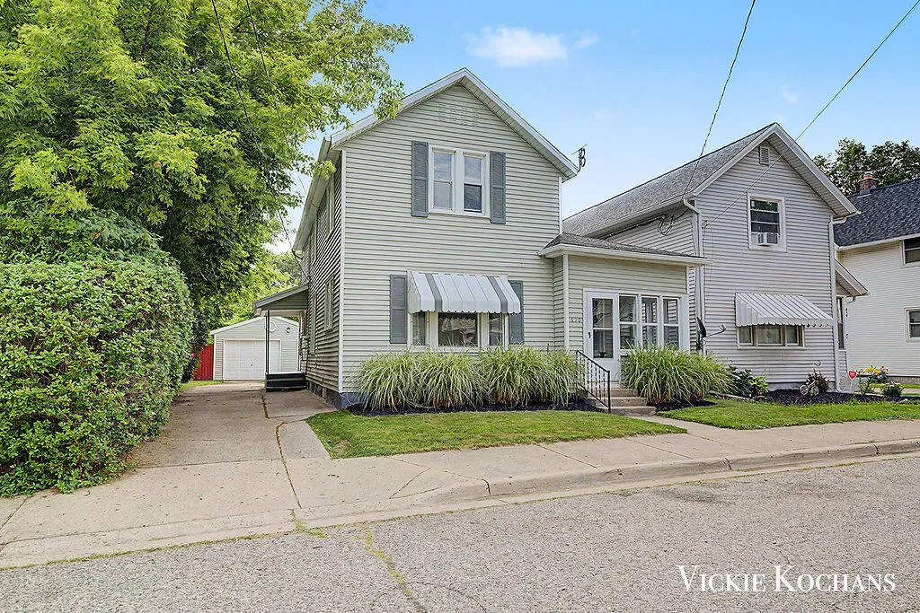 620 Davis Avenue NW Grand Rapids City MI 49504