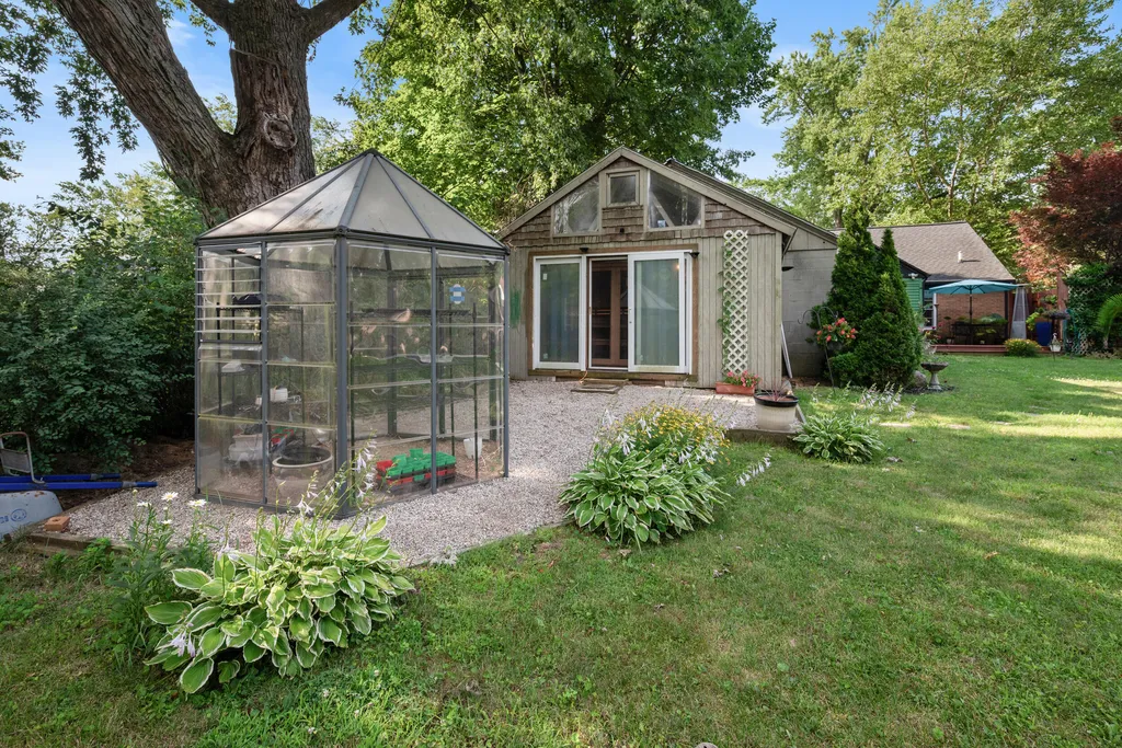 1127 Lakeway Avenue Kalamazoo City MI 49001