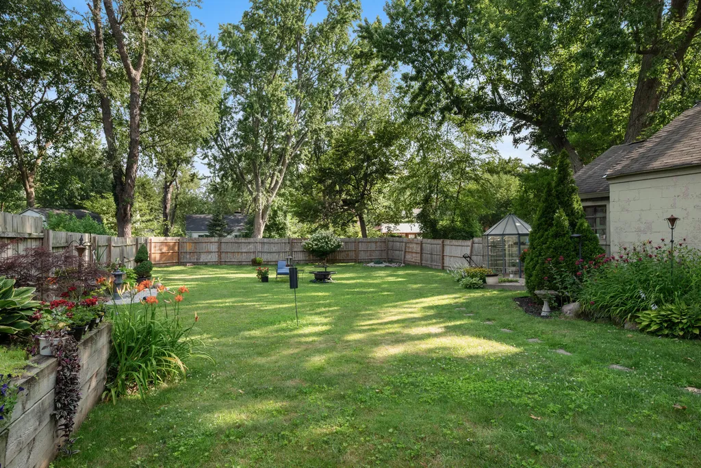 1127 Lakeway Avenue Kalamazoo City MI 49001