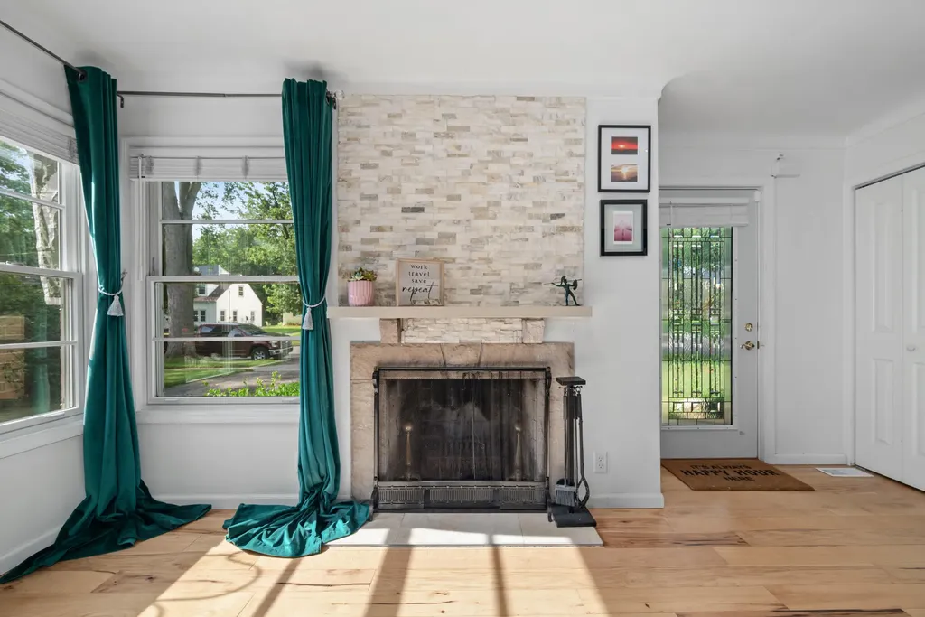 1127 Lakeway Avenue Kalamazoo City MI 49001