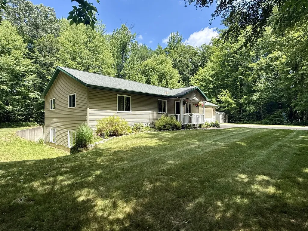 19390 Timberland Drive Reynolds Township MI 49329