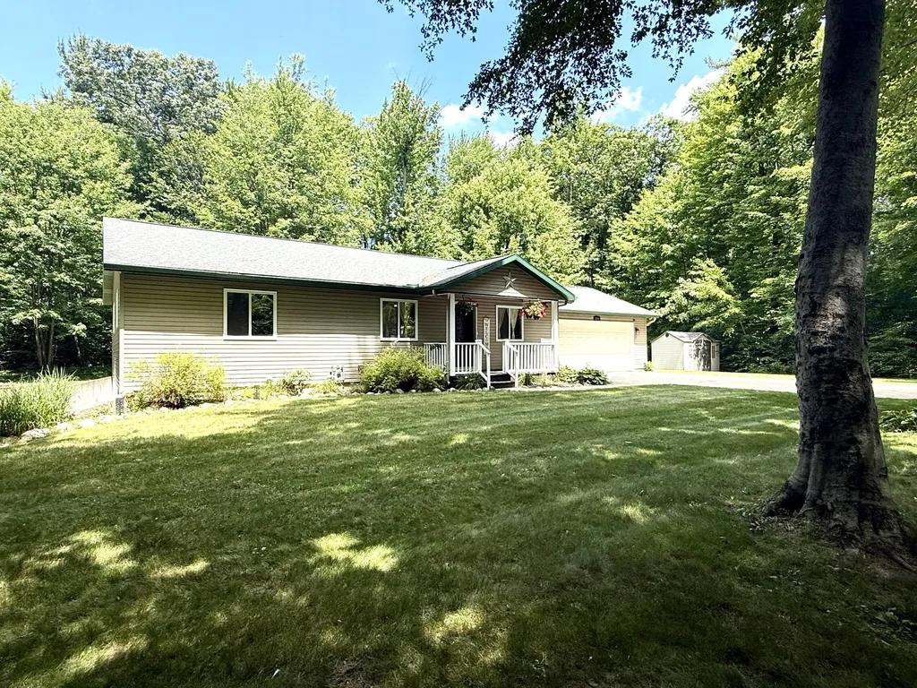 19390 Timberland Drive Reynolds Township MI 49329