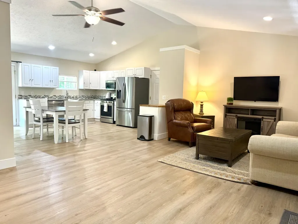 19390 Timberland Drive Reynolds Township MI 49329