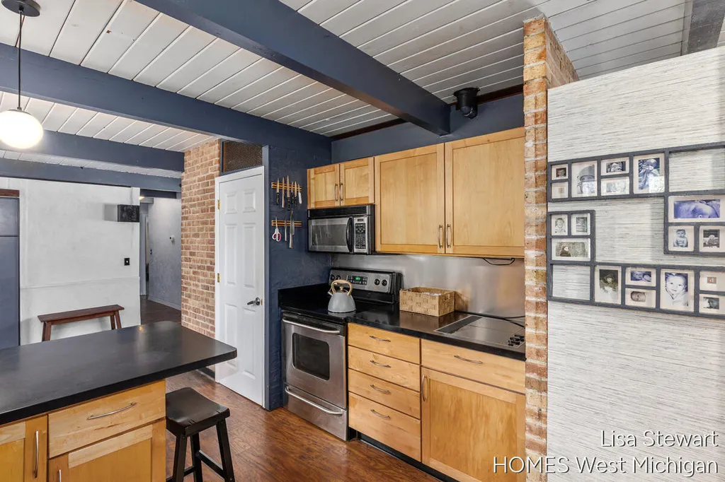 1235 Thornapple River Drive SE Cascade Charter Township MI 49301