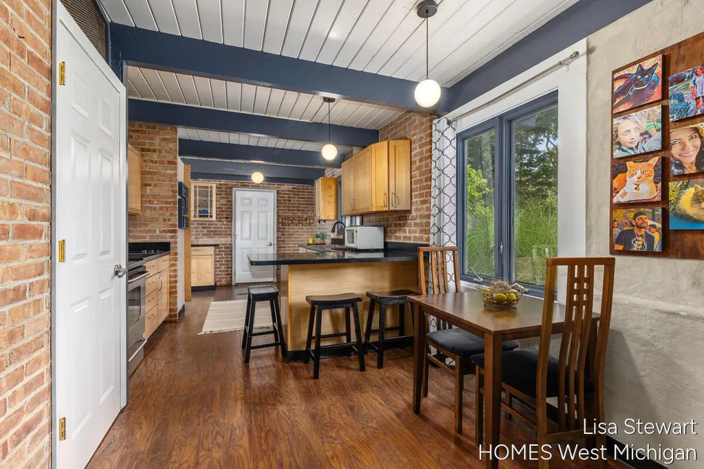1235 Thornapple River Drive SE Cascade Charter Township MI 49301