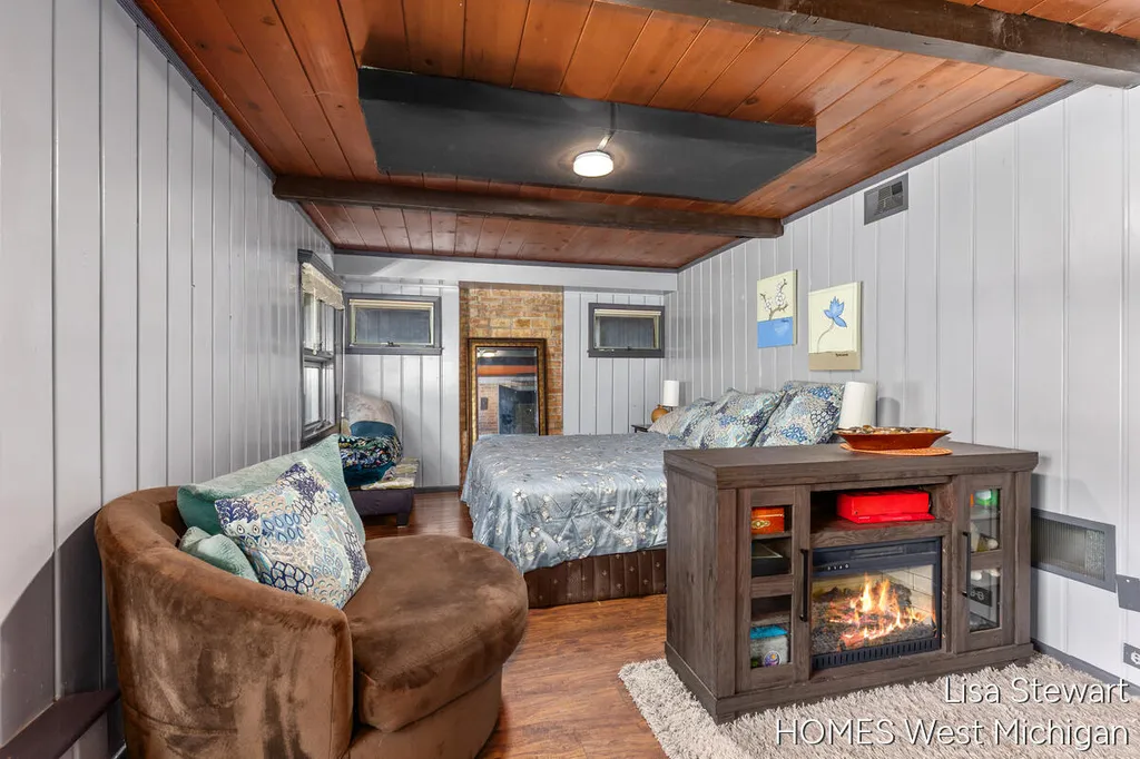 1235 Thornapple River Drive SE Cascade Charter Township MI 49301