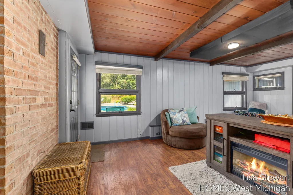 1235 Thornapple River Drive SE Cascade Charter Township MI 49301