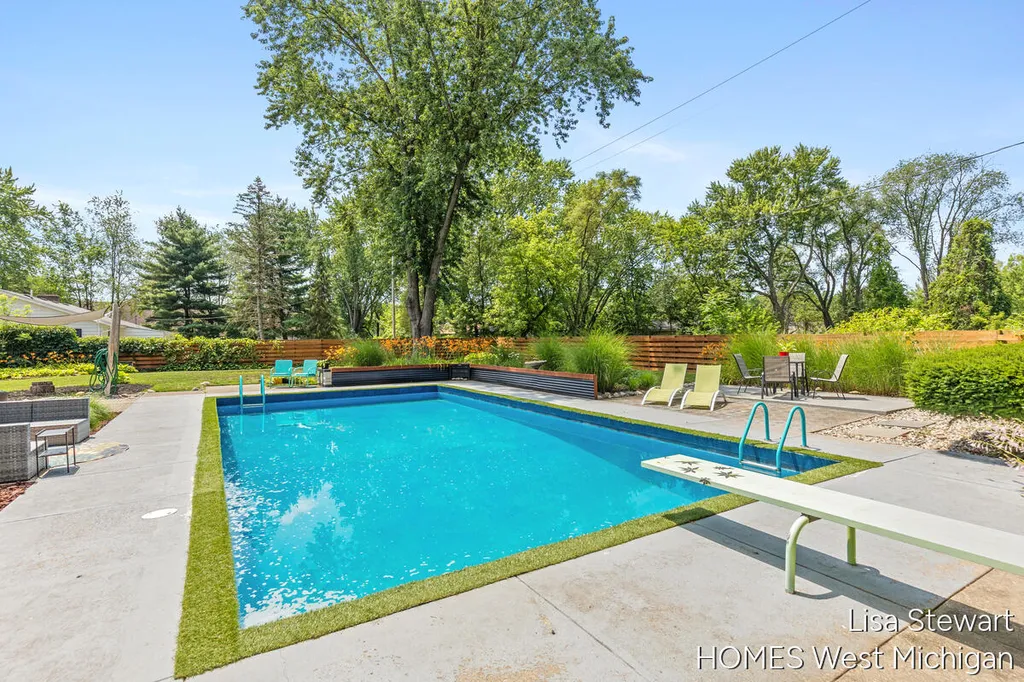 1235 Thornapple River Drive SE Cascade Charter Township MI 49301