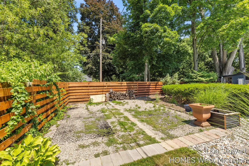 1235 Thornapple River Drive SE Cascade Charter Township MI 49301