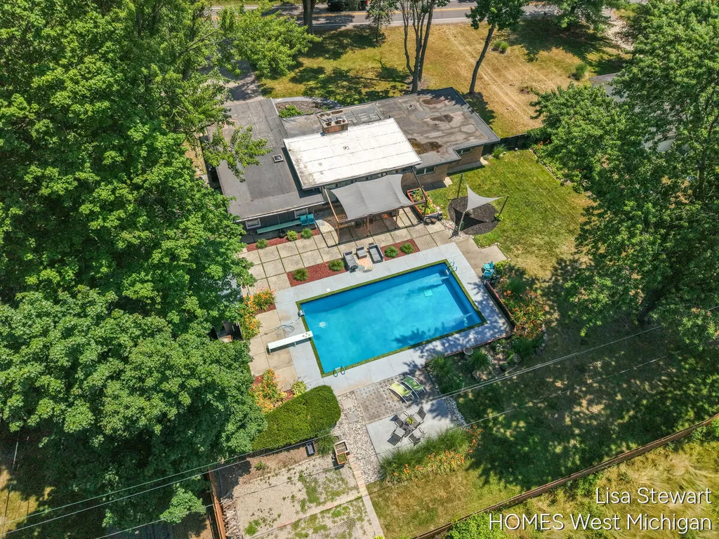 1235 Thornapple River Drive SE Cascade Charter Township MI 49301