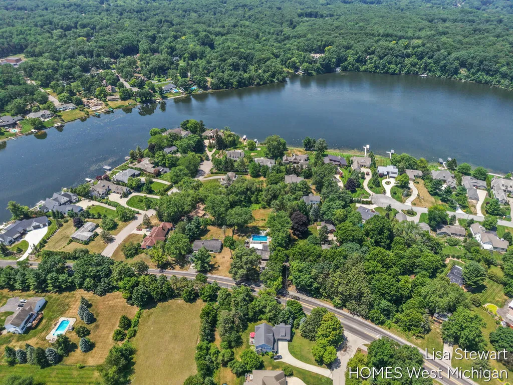 1235 Thornapple River Drive SE Cascade Charter Township MI 49301