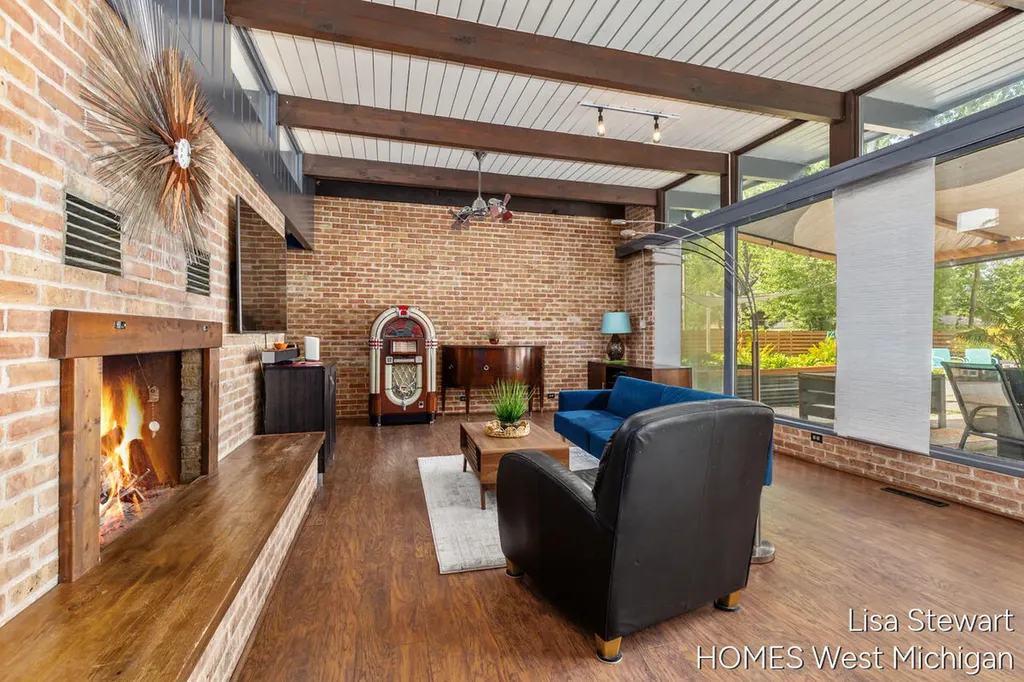 1235 Thornapple River Drive SE Cascade Charter Township MI 49301