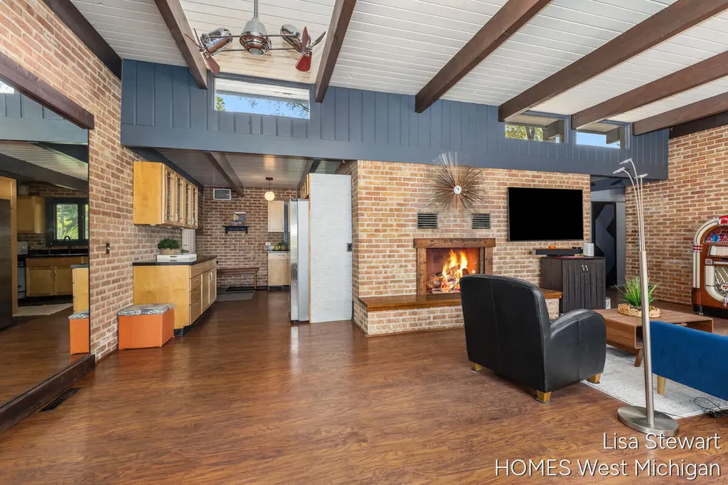 1235 Thornapple River Drive SE Cascade Charter Township MI 49301